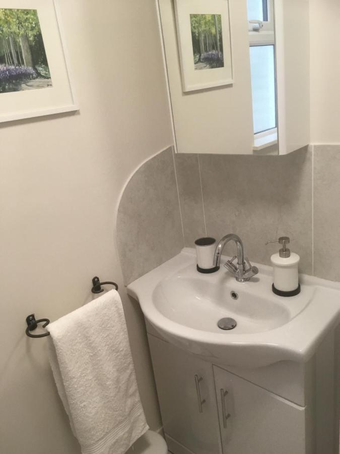 Cute Self-Contained Guest Room With Ensuite And Private Decked Porch In Glastonbury Kültér fotó