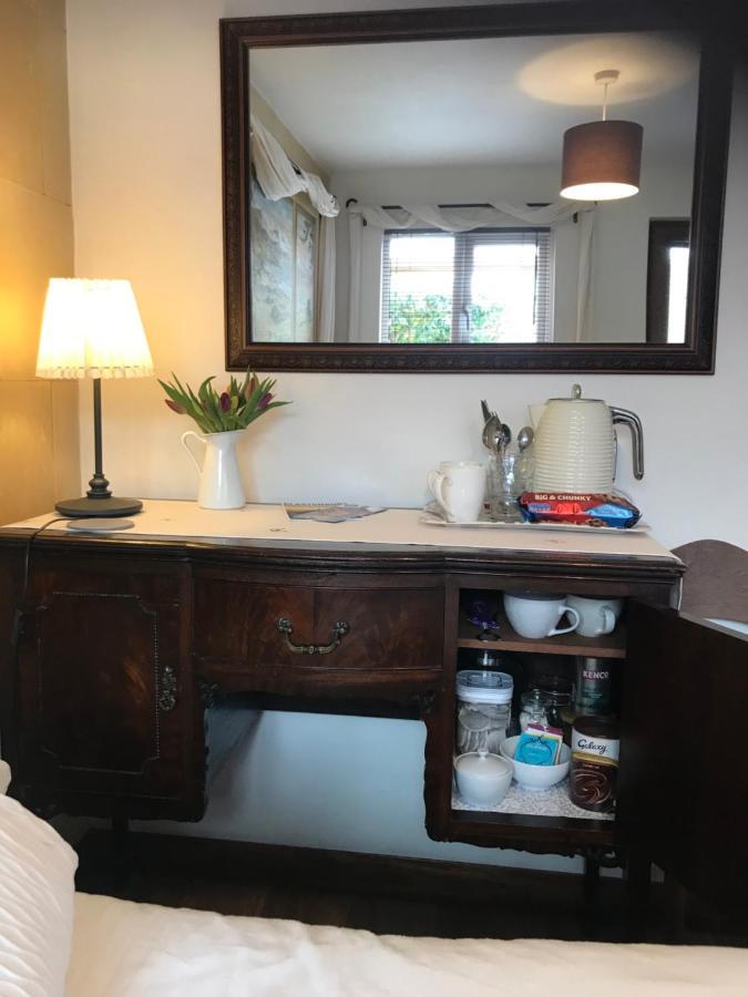 Cute Self-Contained Guest Room With Ensuite And Private Decked Porch In Glastonbury Kültér fotó